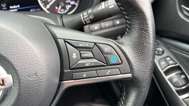 Nissan Juke 1.0 DiG-T N-Connecta 5dr Petrol Hatchback